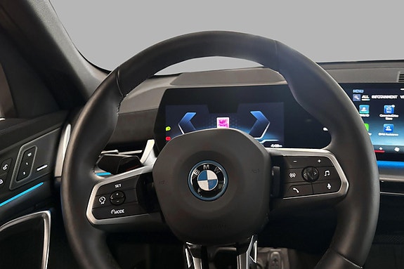 BMW iX1 11 of 30