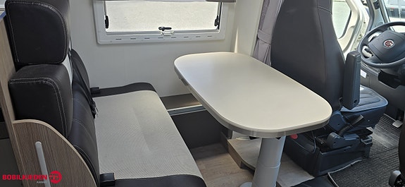 Challenger 377 Enkeltsenger og stor bad bak 6 of 30