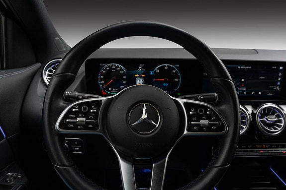 Mercedes-Benz EQA250 11 of 26