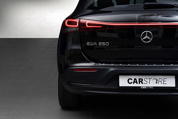 Mercedes-Benz EQA250 9 of 26
