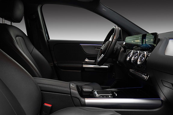 Mercedes-Benz EQA250 23 of 26