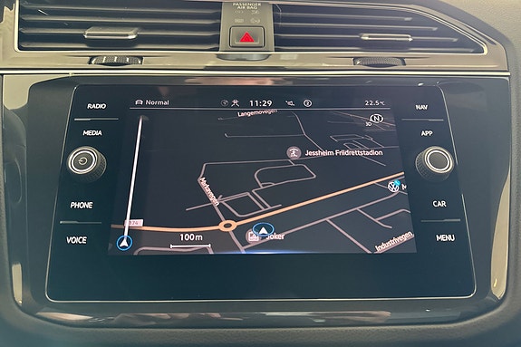 Volkswagen Tiguan 14 of 26
