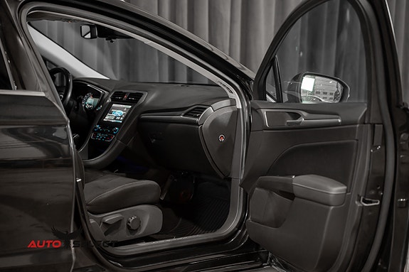Ford Mondeo 17 of 30