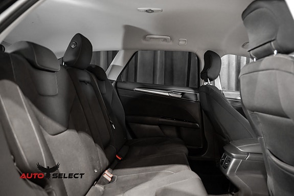 Ford Mondeo 13 of 30