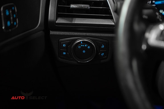 Ford Mondeo 26 of 30