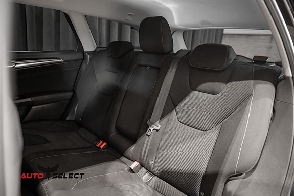 Ford Mondeo 16 of 30