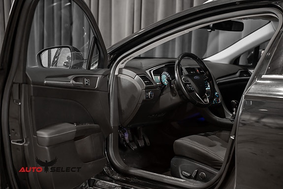 Ford Mondeo 19 of 30