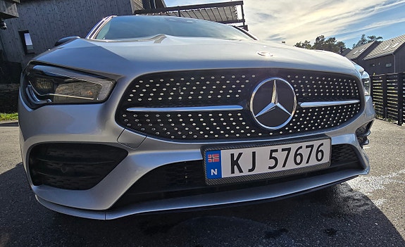Mercedes-Benz CLA250 e 2 of 26