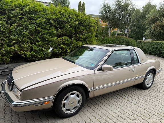 Buick Riviera 4 of 19