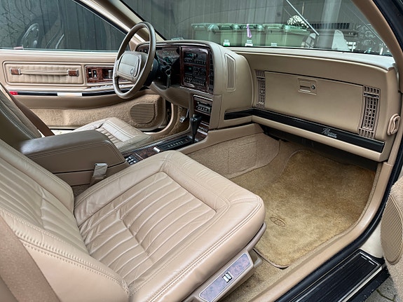Buick Riviera 8 of 19