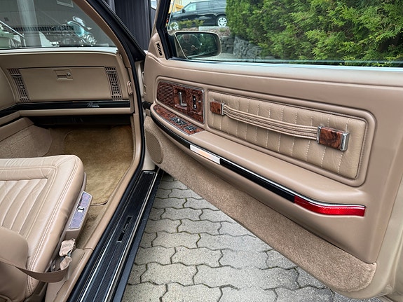 Buick Riviera 5 of 19