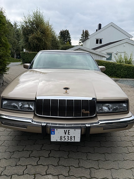 Buick Riviera 2 of 19