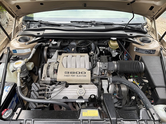 Buick Riviera 6 of 19