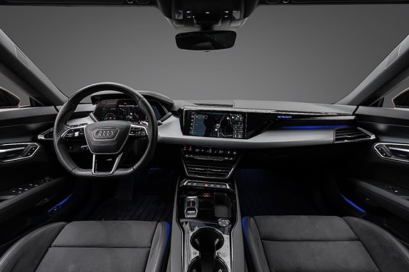 Audi e-tron GT 15 of 30
