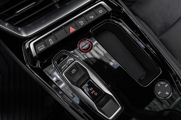 Audi e-tron GT 26 of 30