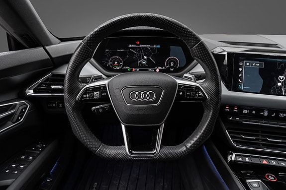 Audi e-tron GT 17 of 30