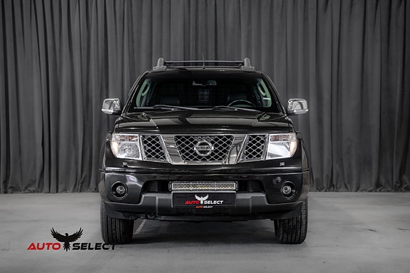 Nissan Navara 2 of 30