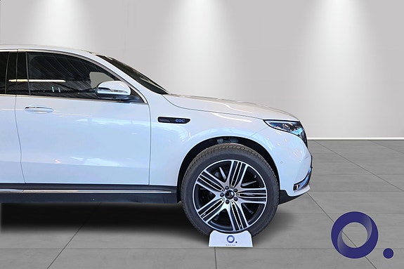Mercedes-Benz EQC400 9 of 30