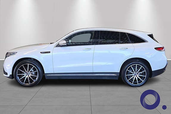 Mercedes-Benz EQC400 2 of 30