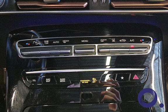 Mercedes-Benz EQC400 23 of 30