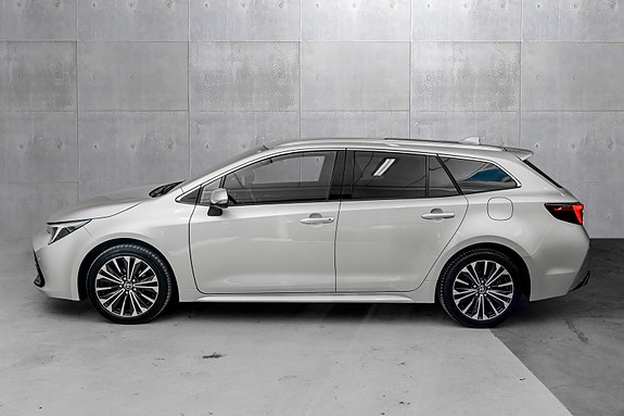 Toyota Corolla 2 of 22
