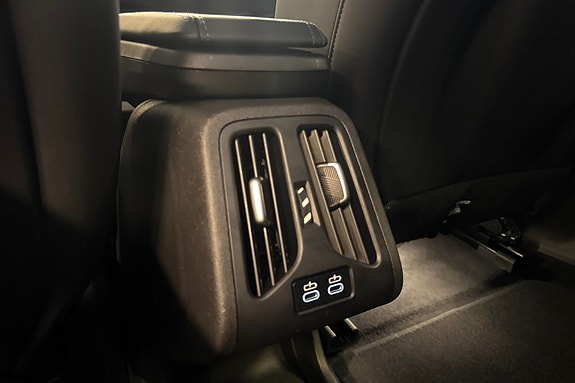 BMW iX2 28 of 30