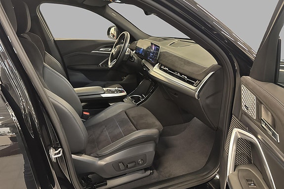BMW iX2 18 of 30