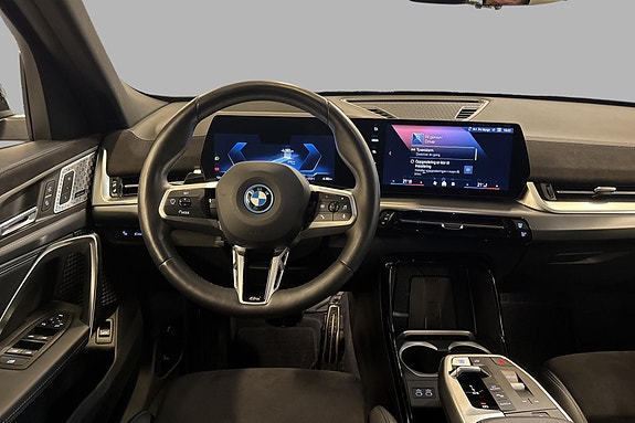 BMW iX2 15 of 30