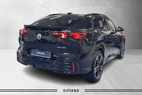 BMW iX2 4 of 30