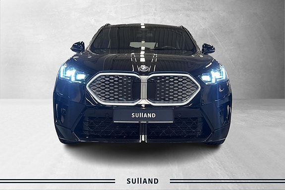 BMW iX2 6 of 30
