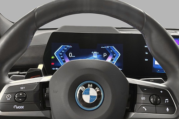 BMW iX2 25 of 30