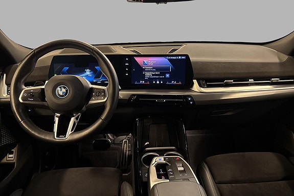 BMW iX2 14 of 30