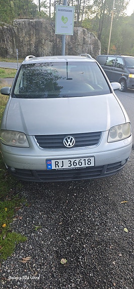 Volkswagen Touran 3 of 7