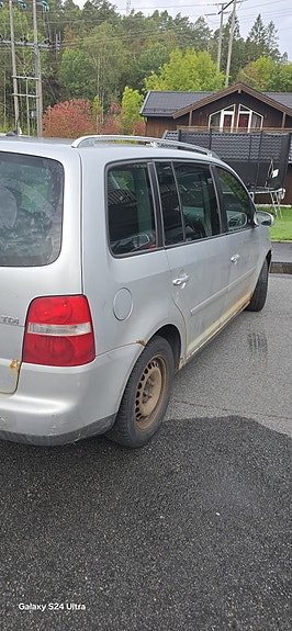 Volkswagen Touran 5 of 7