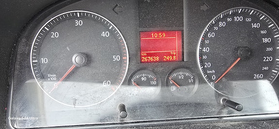 Volkswagen Touran 4 of 7