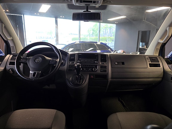 Volkswagen Caravelle 15 of 30