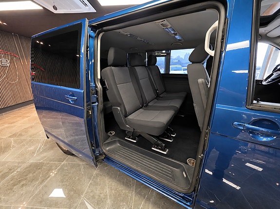 Volkswagen Caravelle 11 of 30