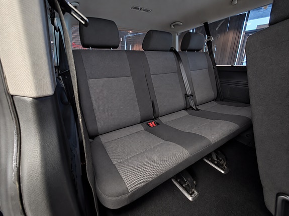 Volkswagen Caravelle 13 of 30