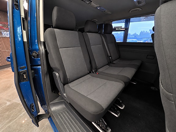 Volkswagen Caravelle 12 of 30