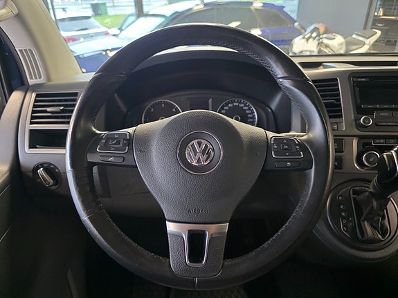 Volkswagen Caravelle 16 of 30