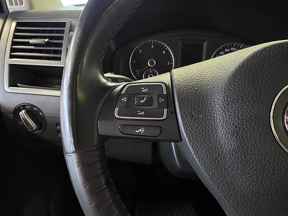 Volkswagen Caravelle 19 of 30