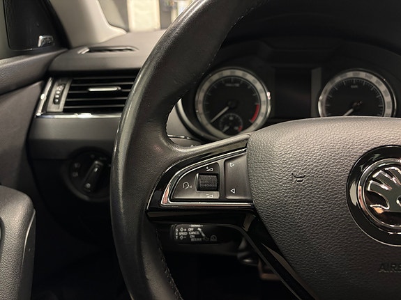 Skoda Octavia Scout 17 of 30