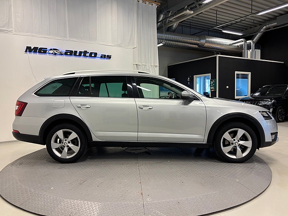 Skoda Octavia Scout 3 of 30