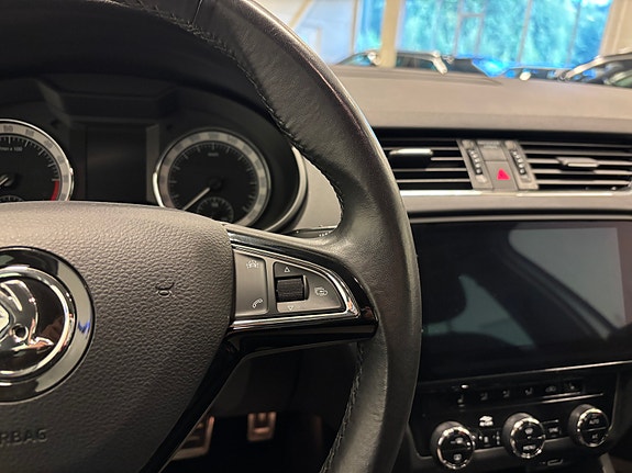 Skoda Octavia Scout 18 of 30