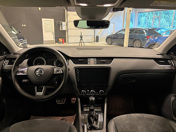 Skoda Octavia Scout 14 of 30