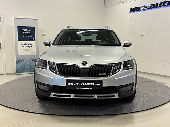Skoda Octavia Scout 7 of 30