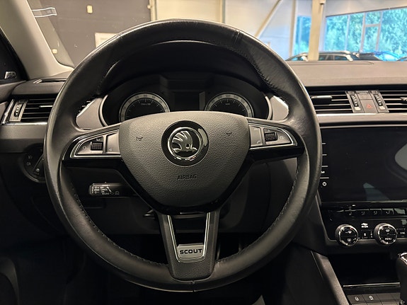 Skoda Octavia Scout 16 of 30