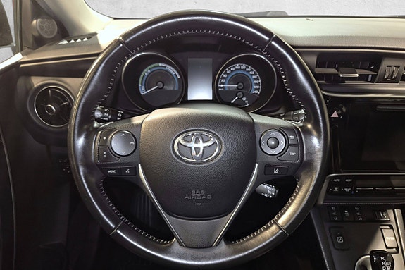 Toyota Auris 23 of 30
