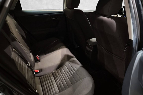 Toyota Auris 19 of 30
