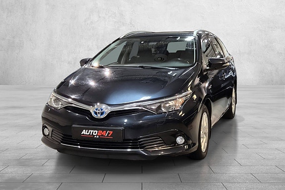 Toyota Auris 5 of 30